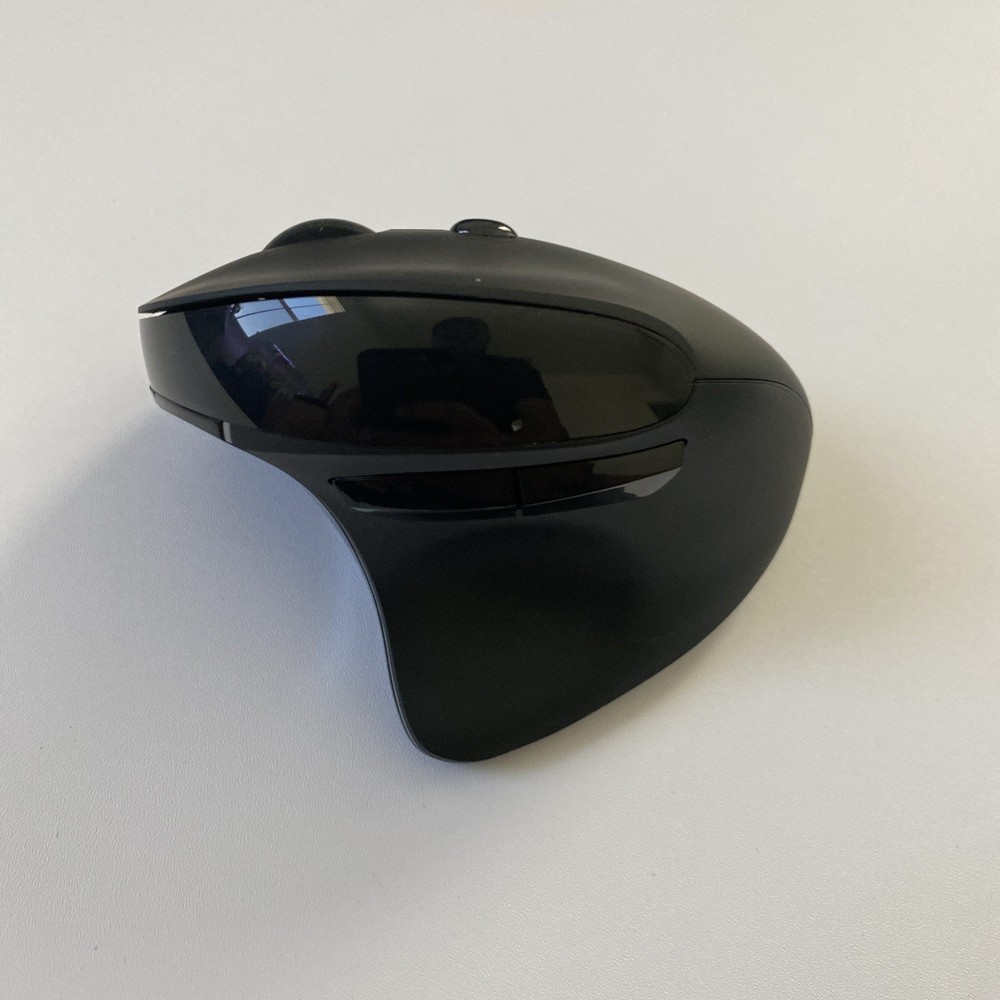 Insignia - Bluetooth wireless 6-Button Ergonomic Mouse - Black