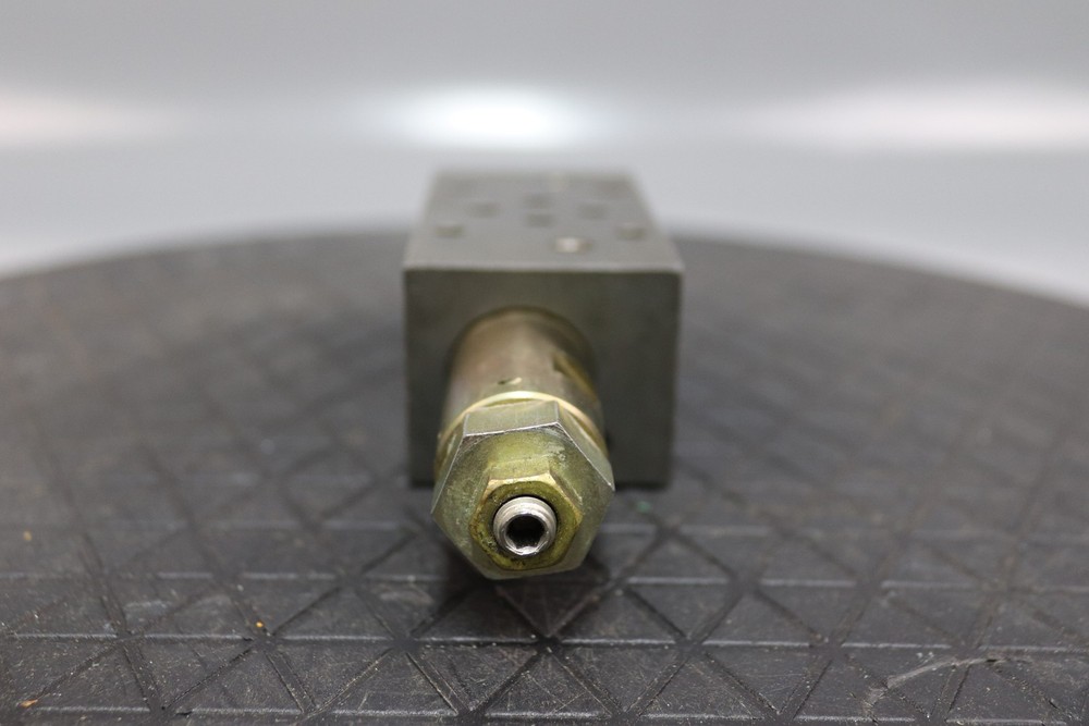 Flutec DB4E-012-200V Pressure Reducing Valve 48/99 + 395258 Used