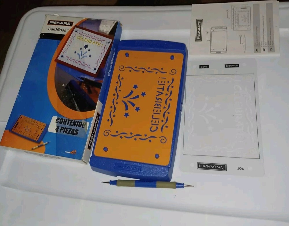 Fiskars CardBoss Ultimate Card Embossing System Celebrate (BE)