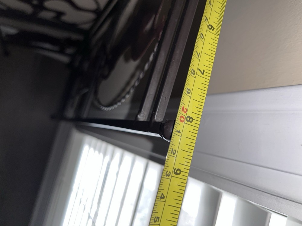 Black Metal Western-Themed Wall Decor corner panel foldable