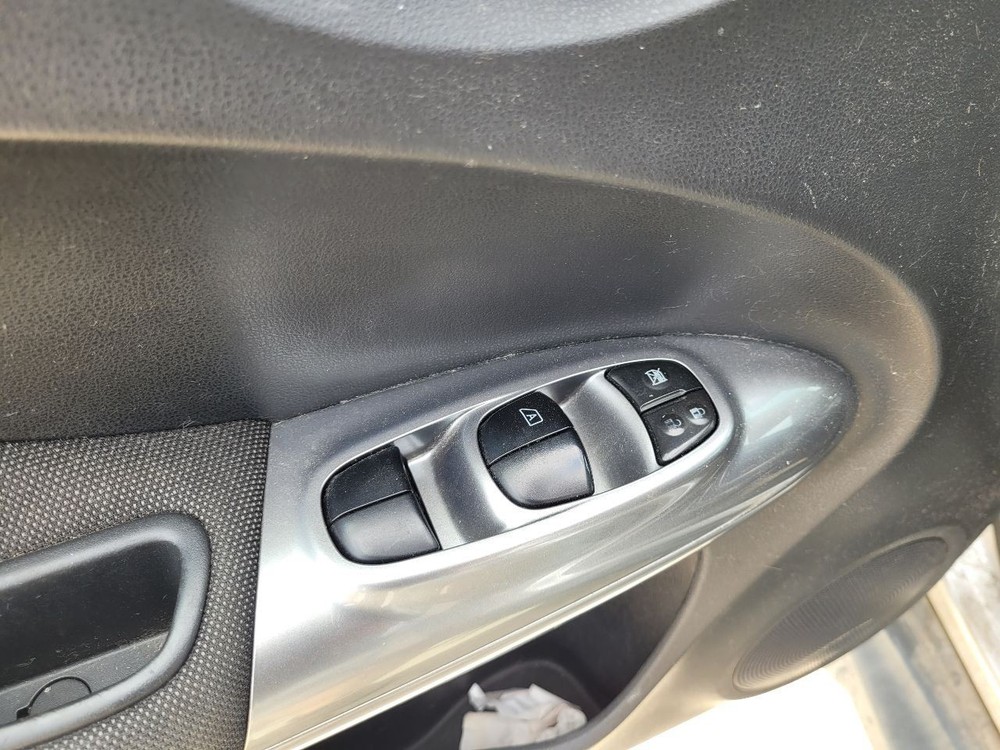 JUKE 2011 Battery Tray 12060623