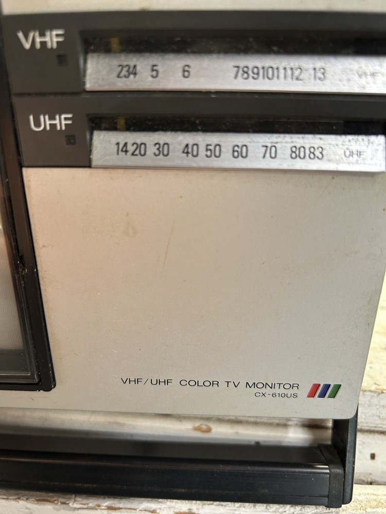 JVC MODEL CX-610US PORTABLE TV