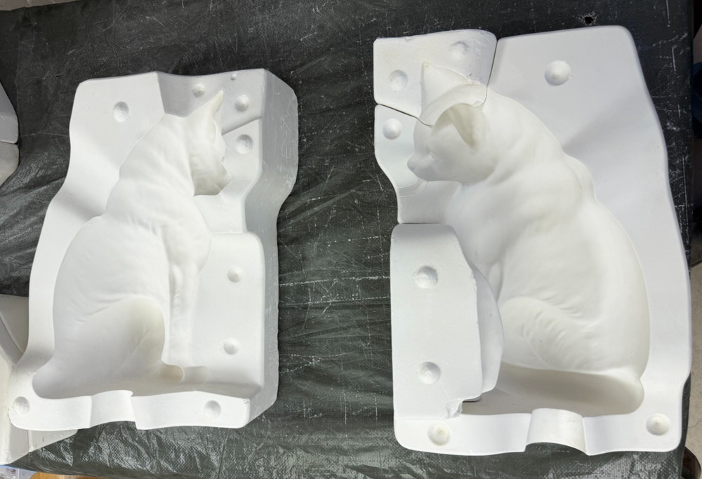 VINTAGE VALLEY VIEW CERAMIC MOLD #V-3 LARGE CAT