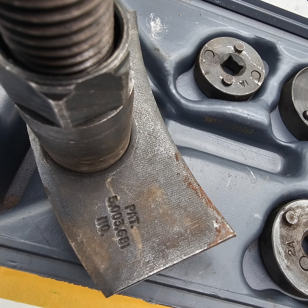 Matco Tools DB25 Rear Wheel Disc Brake Piston Tool Set Pre-owned