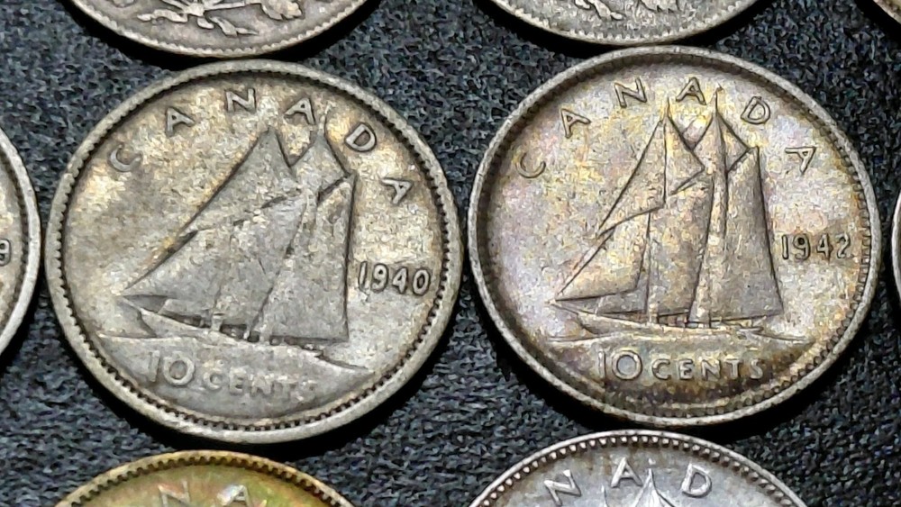 20 CANADA SILVER DIMES .RANGE FROM 1913 TO 1951 . 1947 WITH & WITHOUT MAPLE LEAF