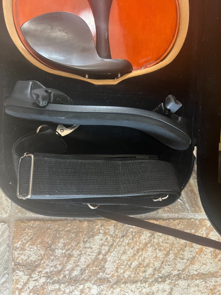 Advance Violin with case and bow, full size.