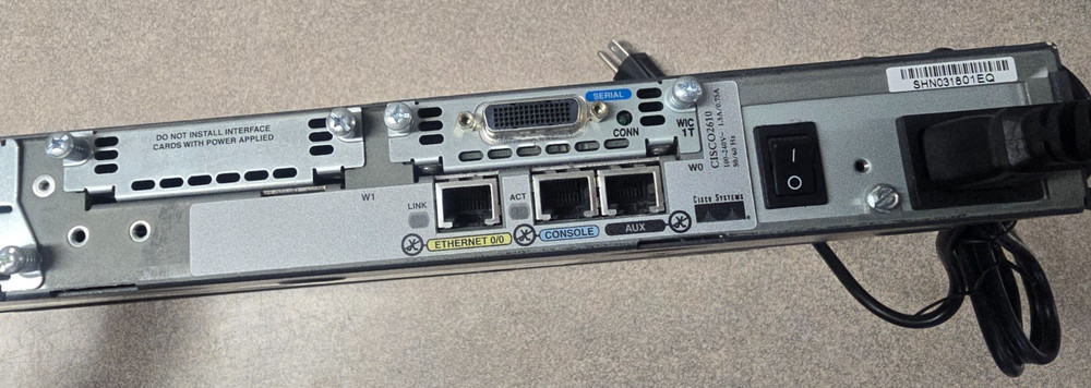 Cisco 2610 router - Missing Plastic Front Bezel/Cover
