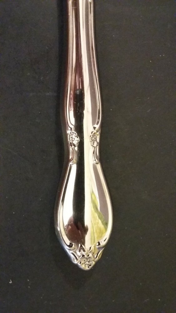 Oneida Chatelaine stainless 8 1/2" hollow handle dinner knife