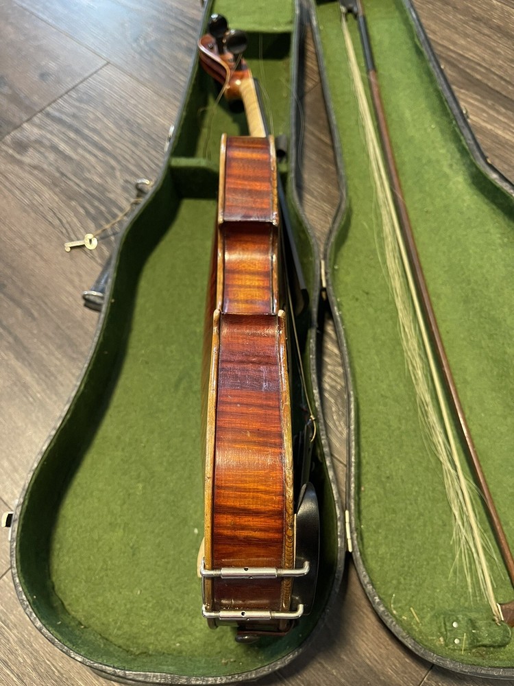 Antique violin