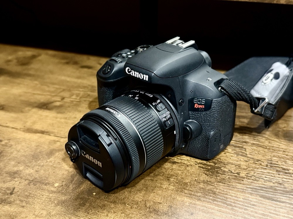 Canon EOS Rebel T7i Camera Bundle