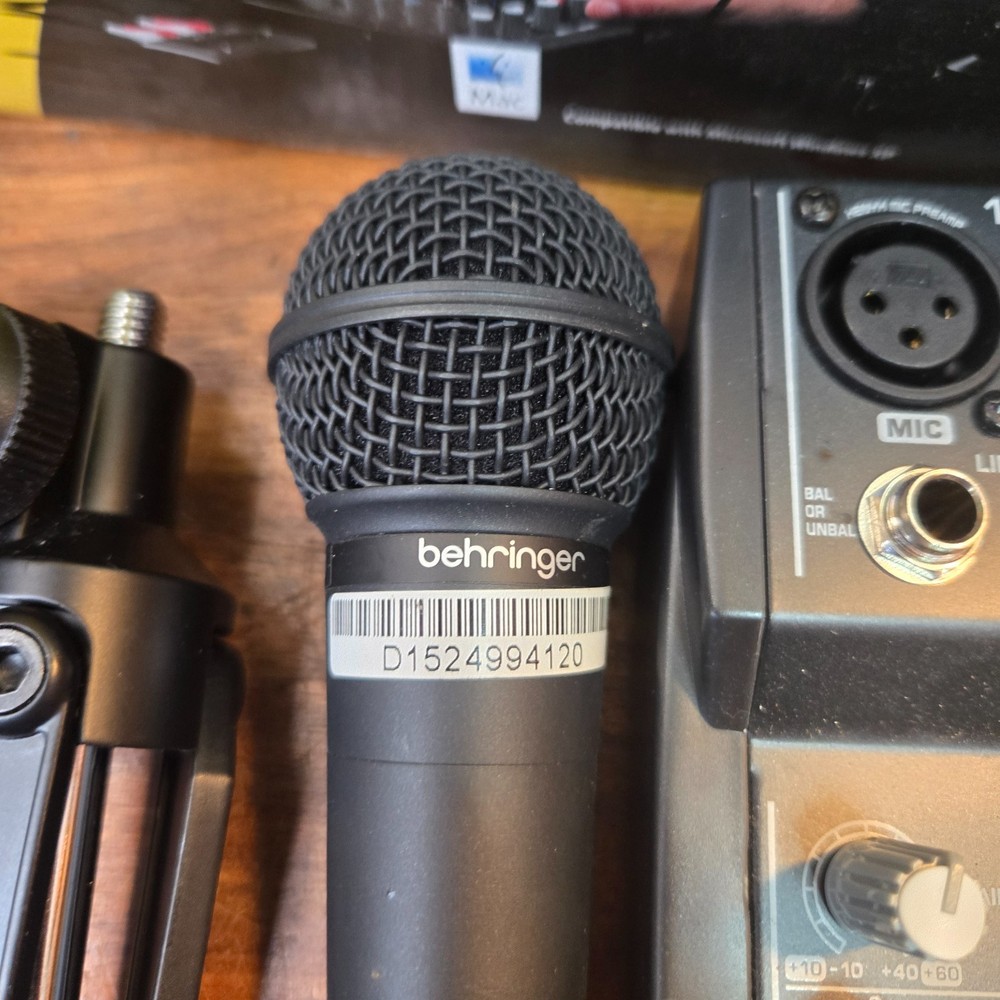 Behringer PODCASTUDIO 2 USB Bundle - Podcasting Bundle