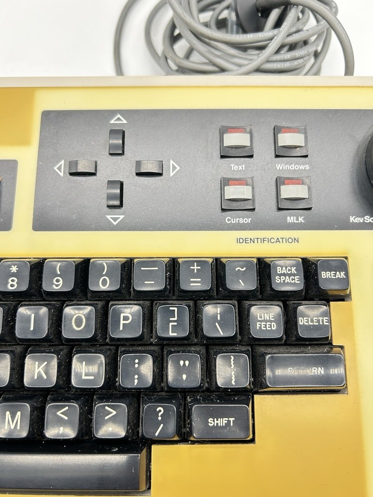 KEVEX 8000K/B DIGITAL ELECTRON MICROSCOPY ANALYST KEYBOARD W/ TEMPLATE & CABLE