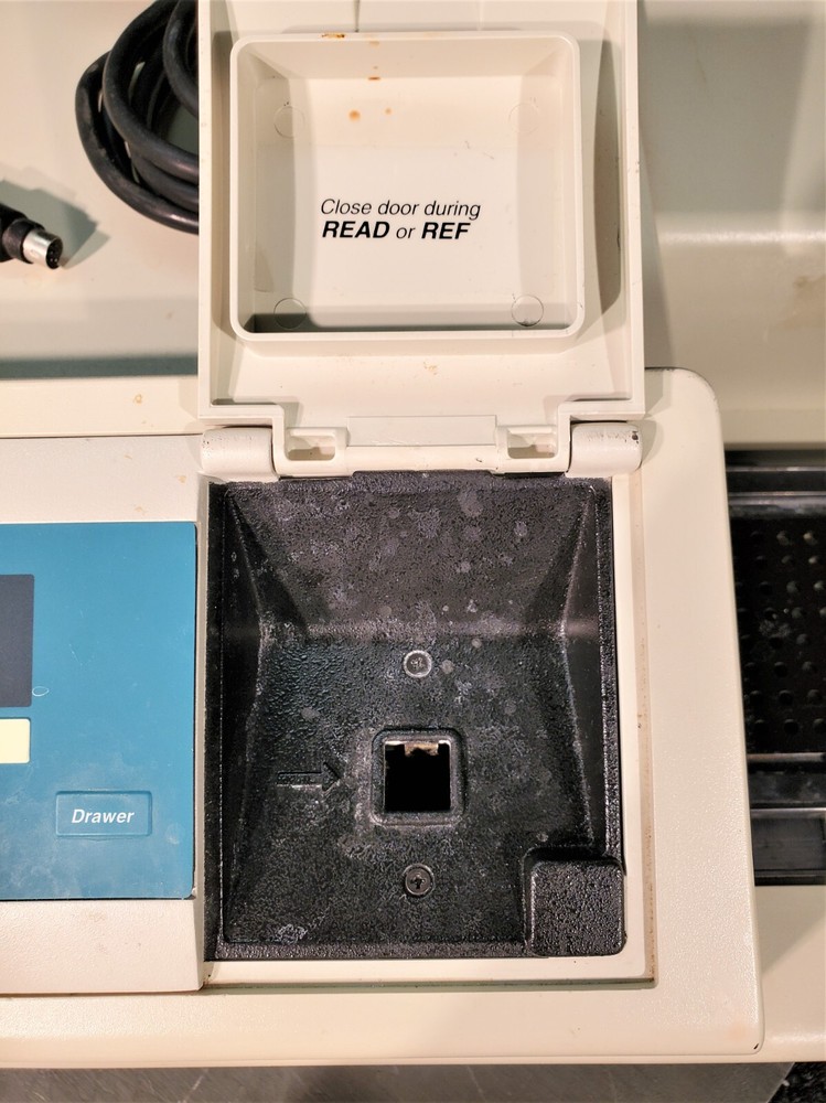 Molecular Devices SpectraMax Plus Microplate Reader Spectrophotometer