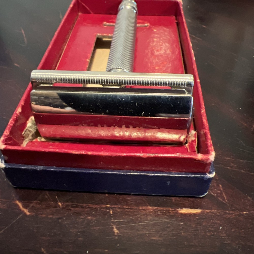 Vintage Gillette Tech Razor Kit with Box