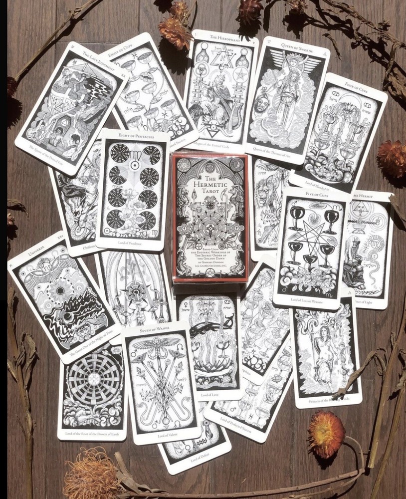 Hermetic tarot deck