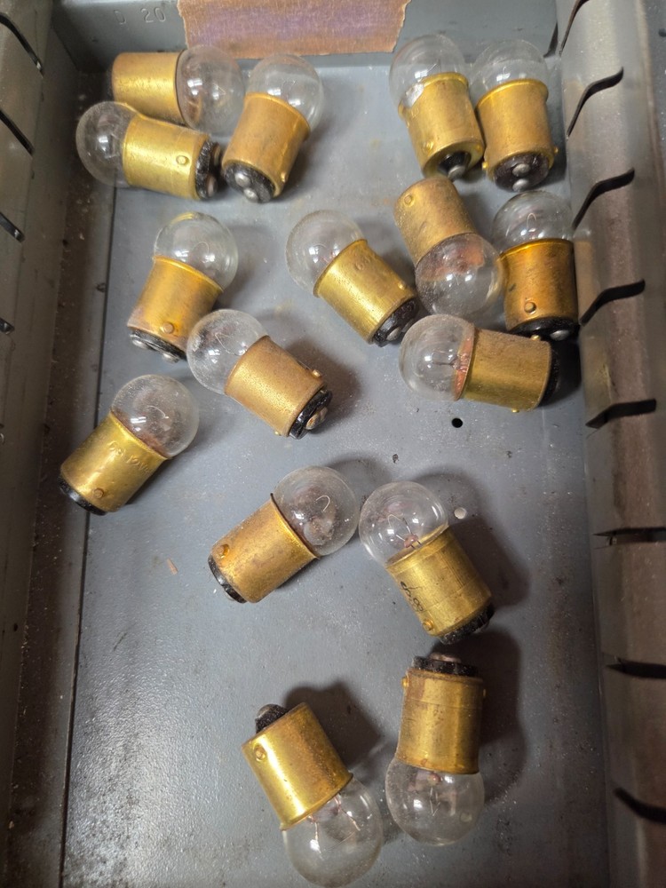 #648 MINI LAMP 16 pieces