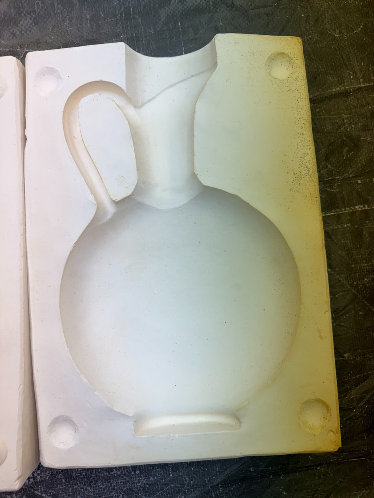 VINTAGE NO NAME BRAND CERAMIC MOLD #24 PITCHER