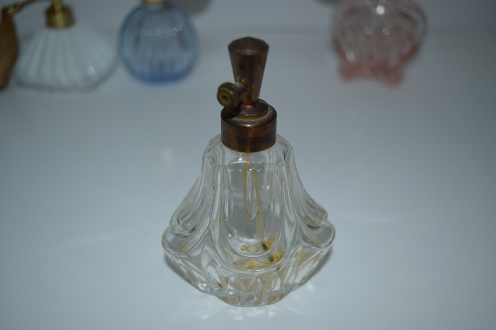 4 Piece Perfume Atomizer Bottle Set - Collectable, Props