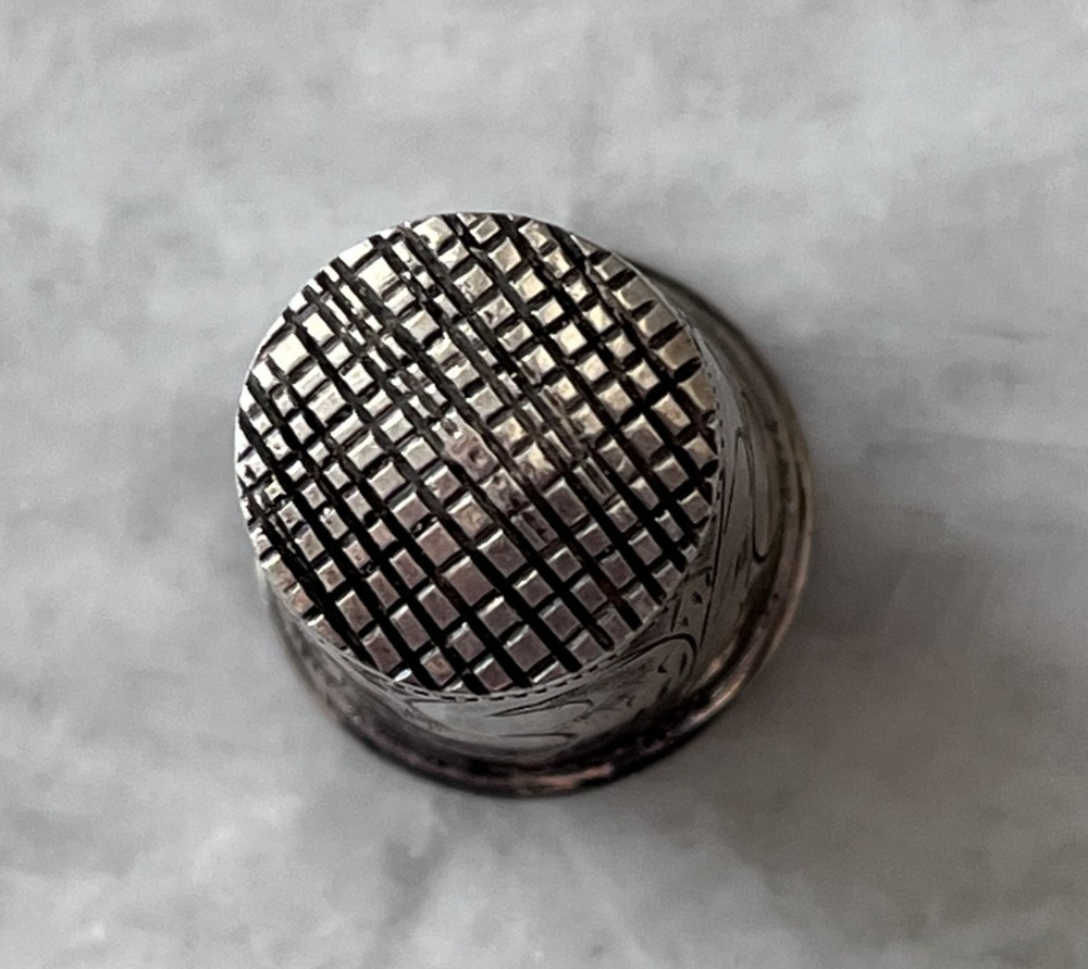 Vintage Sterling Silver 925 Sewing Thimble Engraved Scroll Design