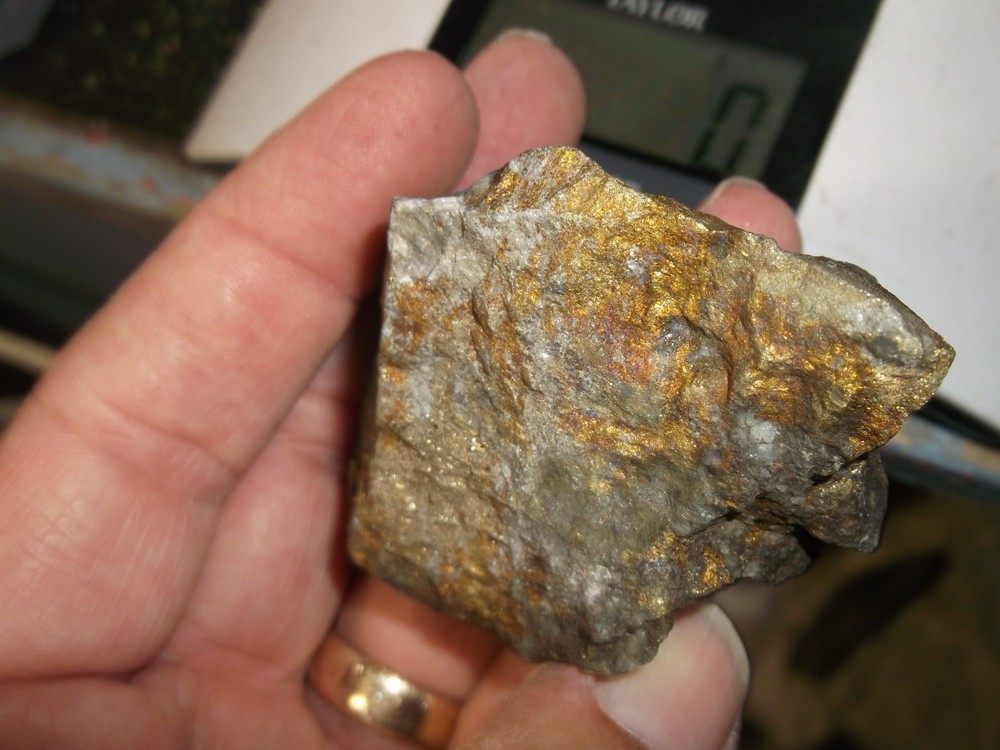 Gold, silver, copper, 133 grams samples ,ore high grade .