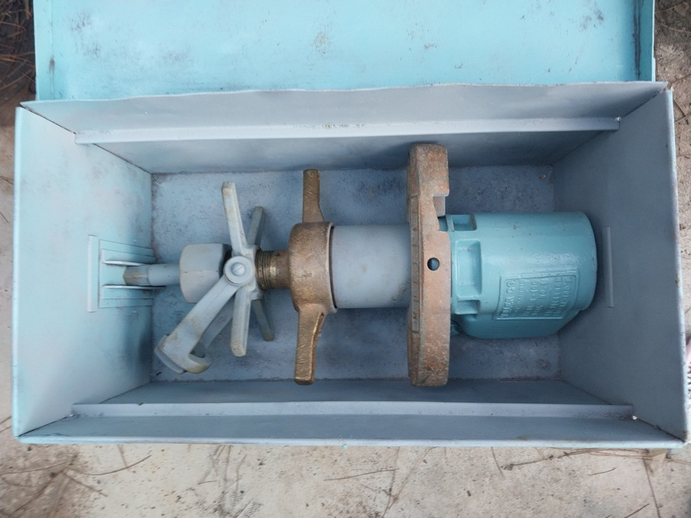 Mueller B 100 Pipe Tapping Machine With Original Metal Case, 6 Bits And Extra