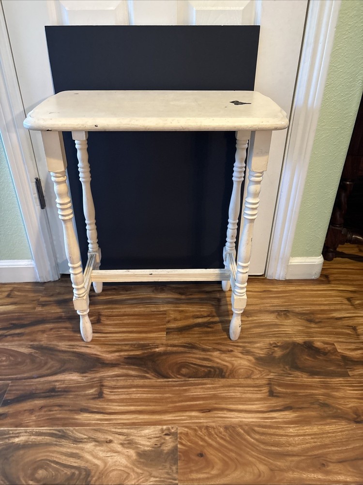 VTG-cream Painted -spindle Legged Side Table