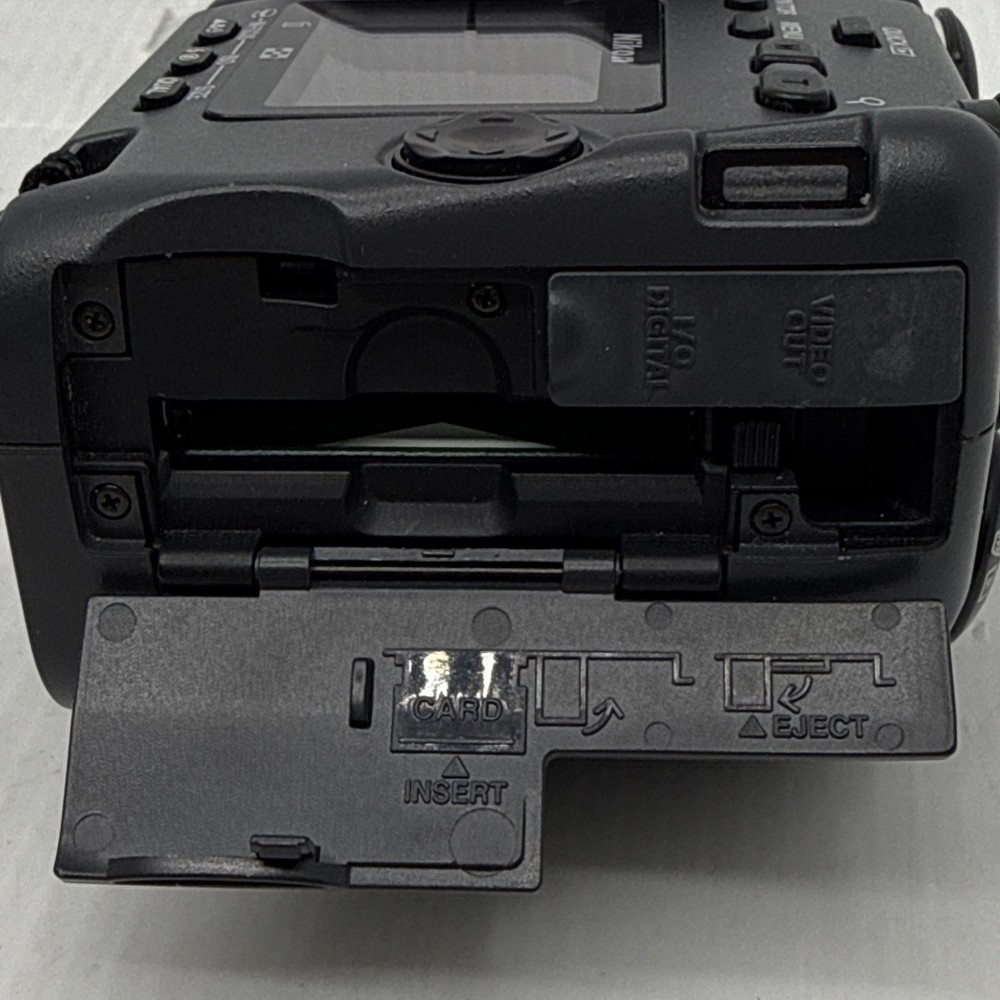 Nikon Coolpix E995 Digital Camera W Charger, Battery, & CF Card Bundle TESTED