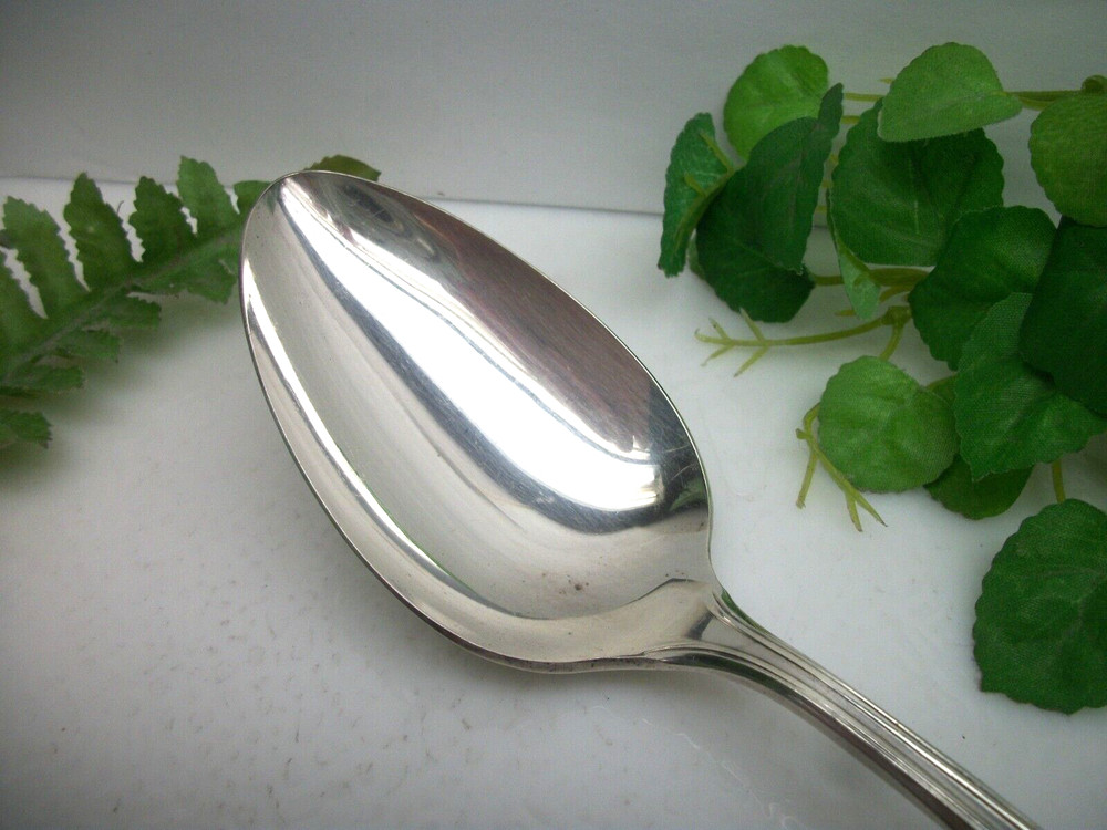 Oneida Tudor Plate QUEEN BESS I Silverplate Solid Serving Spoon 1924