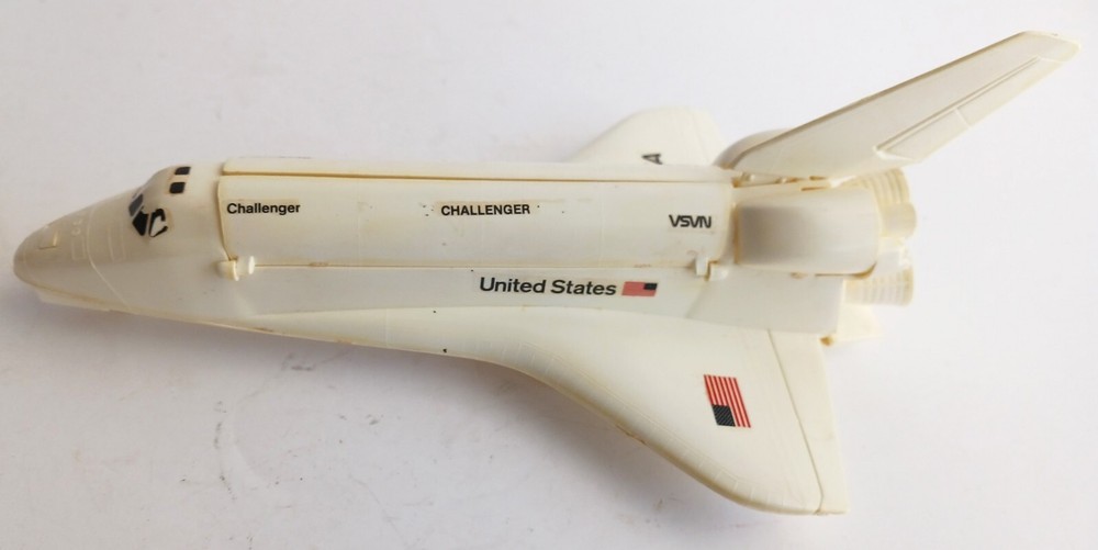 Monogram Space Shuttle Challenger Snap Tite Model Kit #1014 Built 1983 Vintage