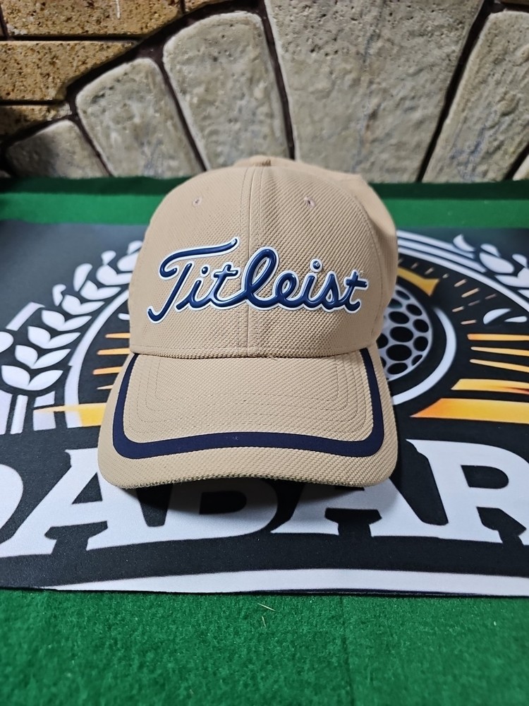 Titleist A-Flex Fitted Golf Hat Cap / Tan/Navy Blue / Fitted Small/Medium