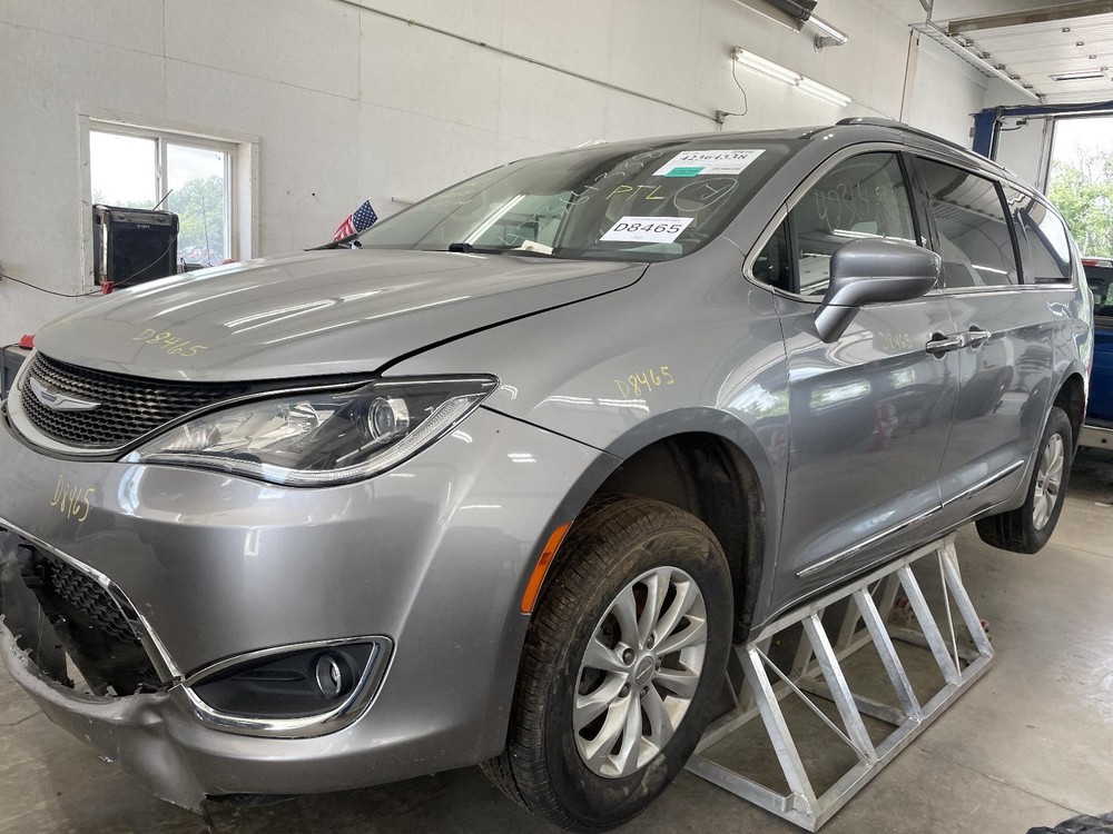 Used Floor Jack fits: 2019 Chrysler Pacifica Grade A
