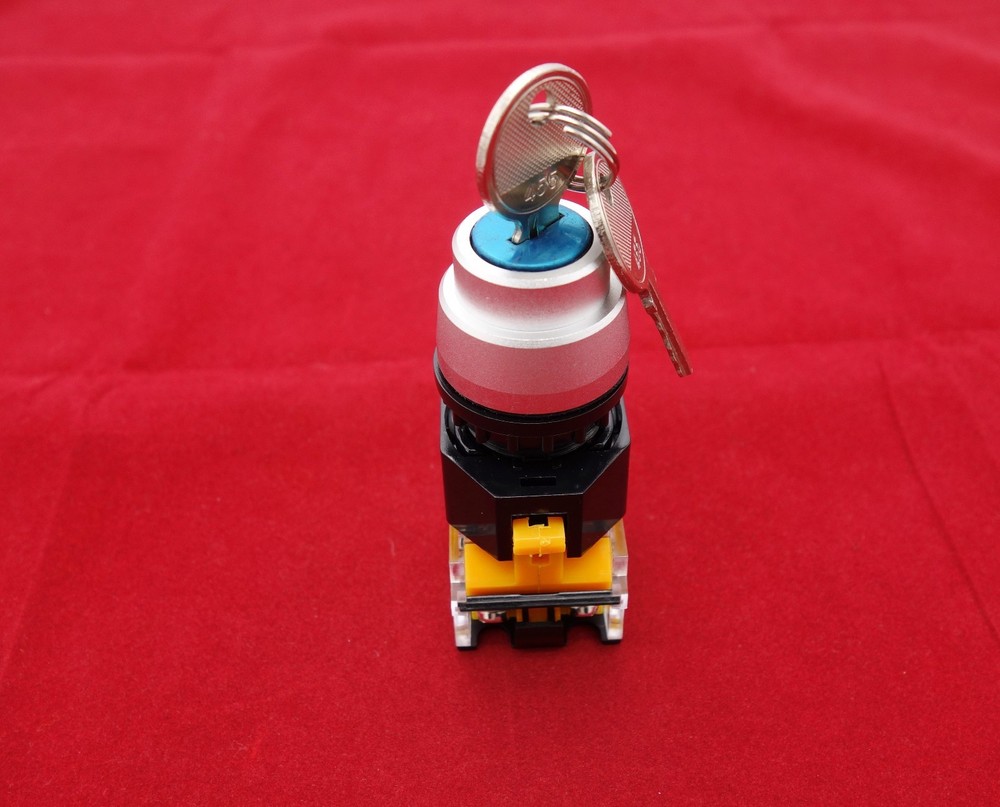 1PC Cutout 22MM Key Selector Switch 3 Position Maintained select switch LAY38/39