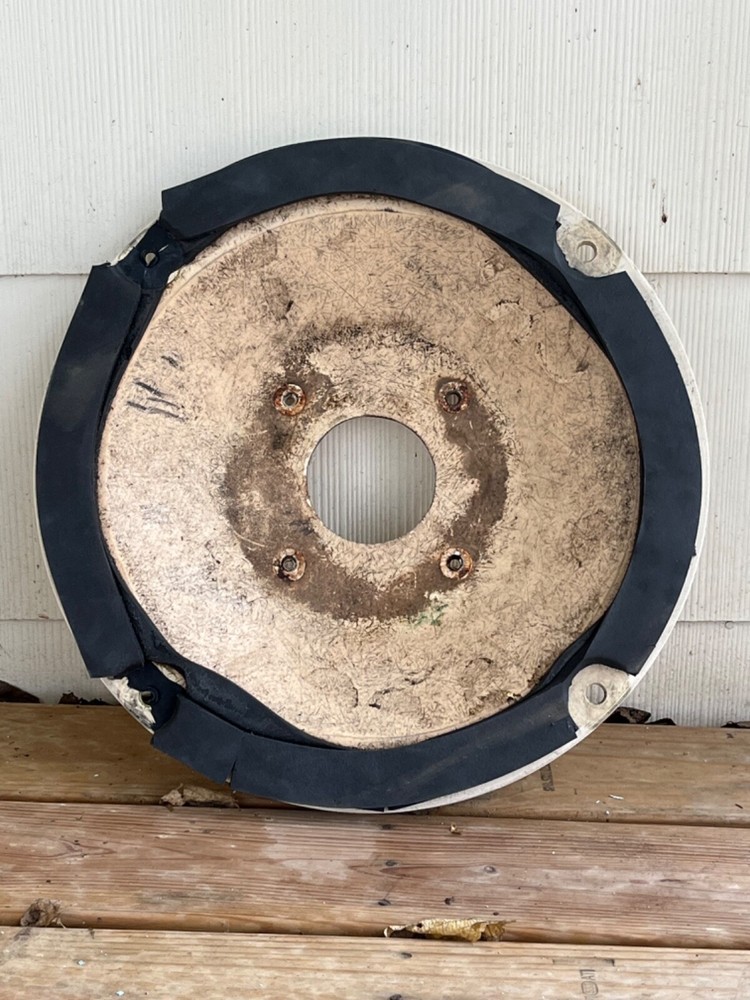 KVH 24" white Dome USED