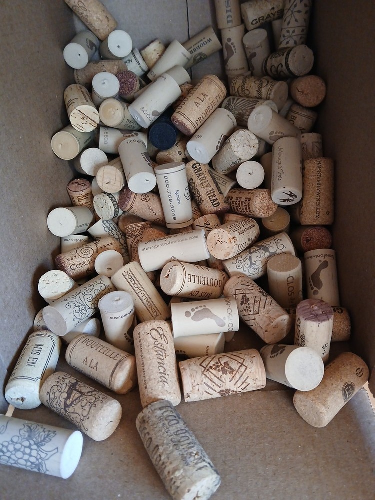 180 Pcs. NATURAL Wine CORKS ASSORTED USED