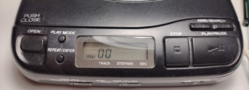 Sony Discman Model No. D-33 CD Compact Disc Player