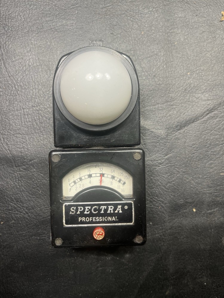 Spectra Professional Vintage Light Meter w/ Cine Discs & Case – Untested