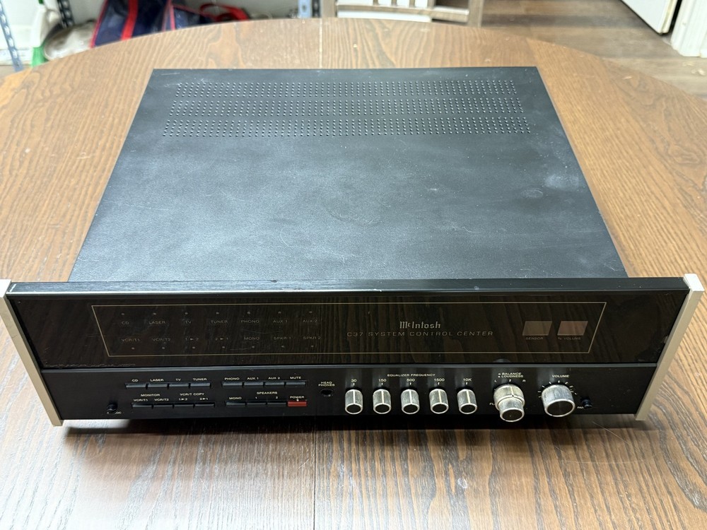 Mcintosh C37 Preamplifier