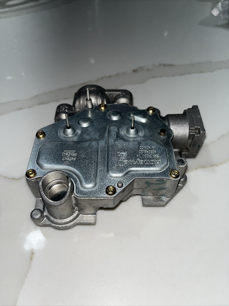 Honeywell 50034127-001 Water Heater Natural Gas Valve Body WV8840B1158