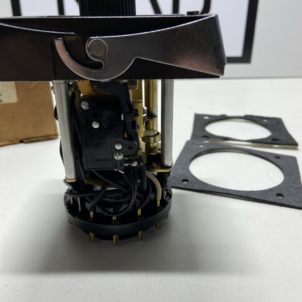 DANAHER CONTROLS HP56A6 TIMER 60 MIN (MISSING BACK HOUSING