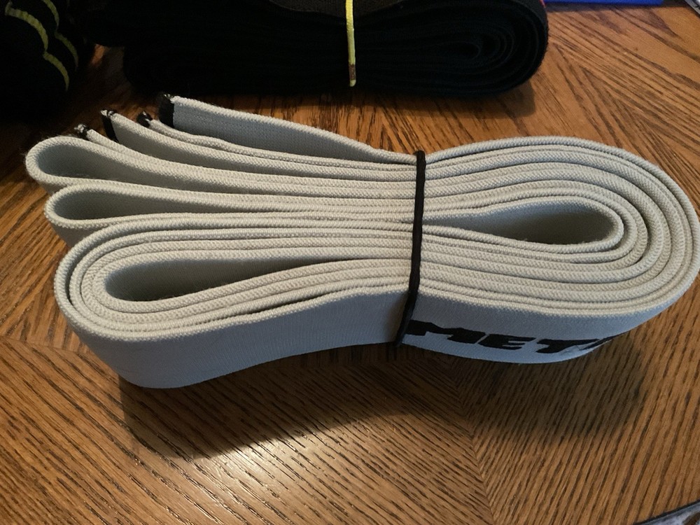 Metal Silver Knee Wraps 2M