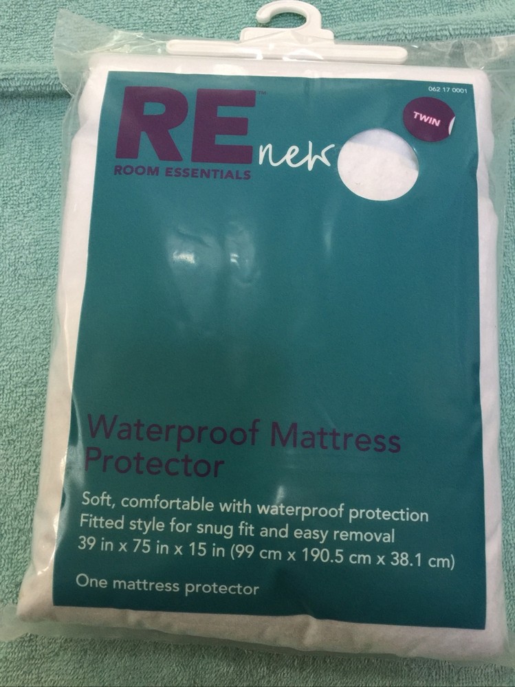 Room Essentials Twin Waterproof Mattress Protector Brand New