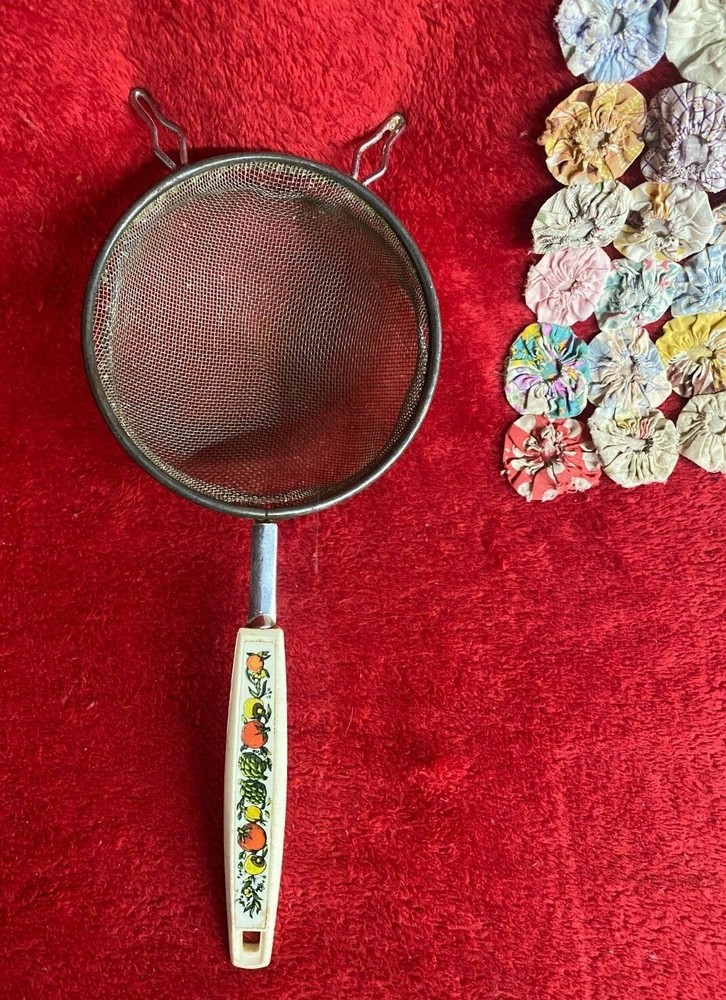 Vtg Kitchen Hand Strainer with Fruit Design Handle