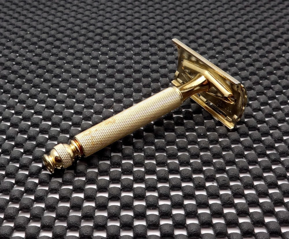 Vintage 1940's Gillette Gold Tech DE Safety Razor Pre Date Code Clean