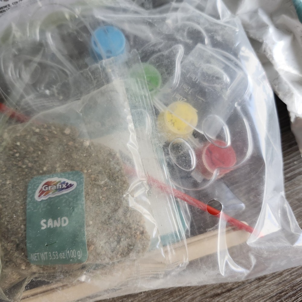Grafix Nature Explorer Tracking Kit. For 6+. 3 Diff Tracks To Mold & Paint