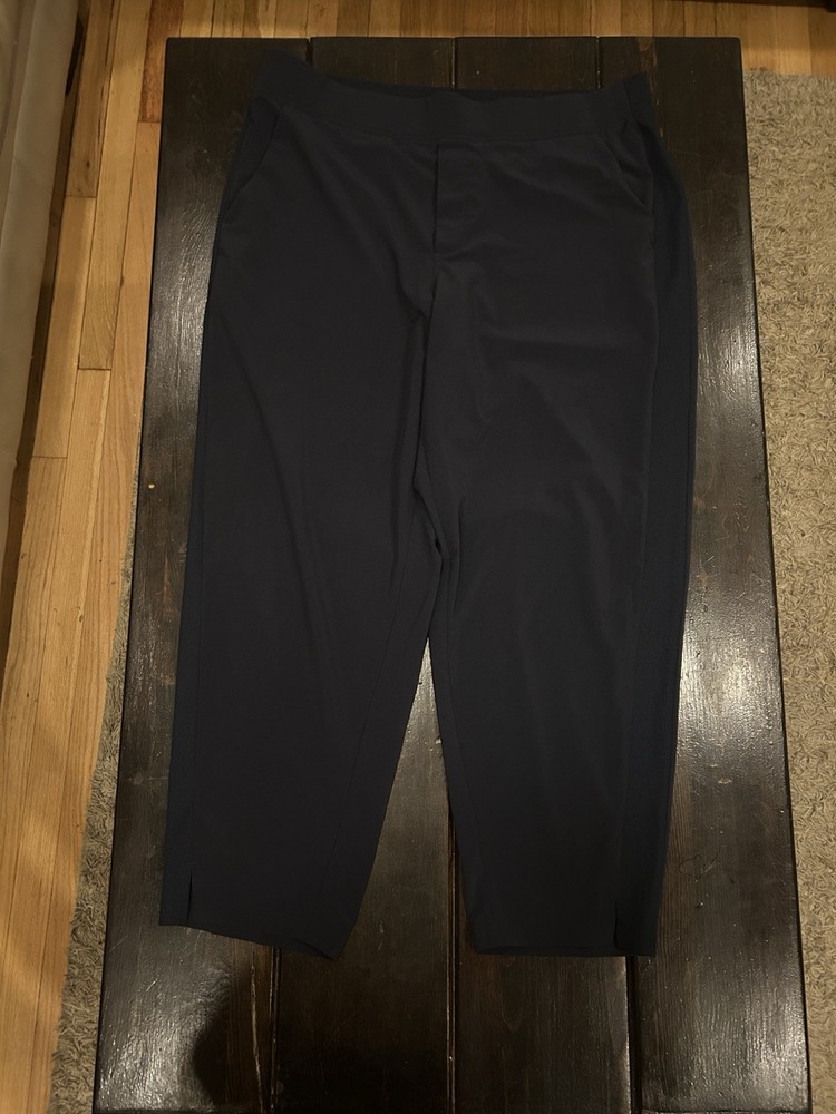 Athleta Women’s navy blue  Solid Pants Polyester Regular Size 18