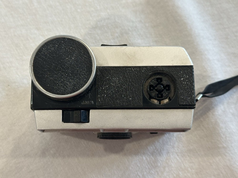 KODAK INSTAMATIC 404 CAMERA Untested