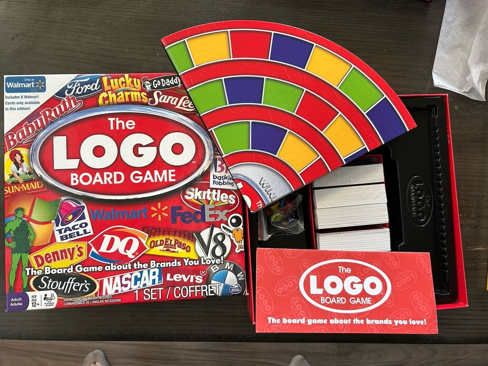 LOGO BOARD GAME Spin Master 2011 Game - Complete