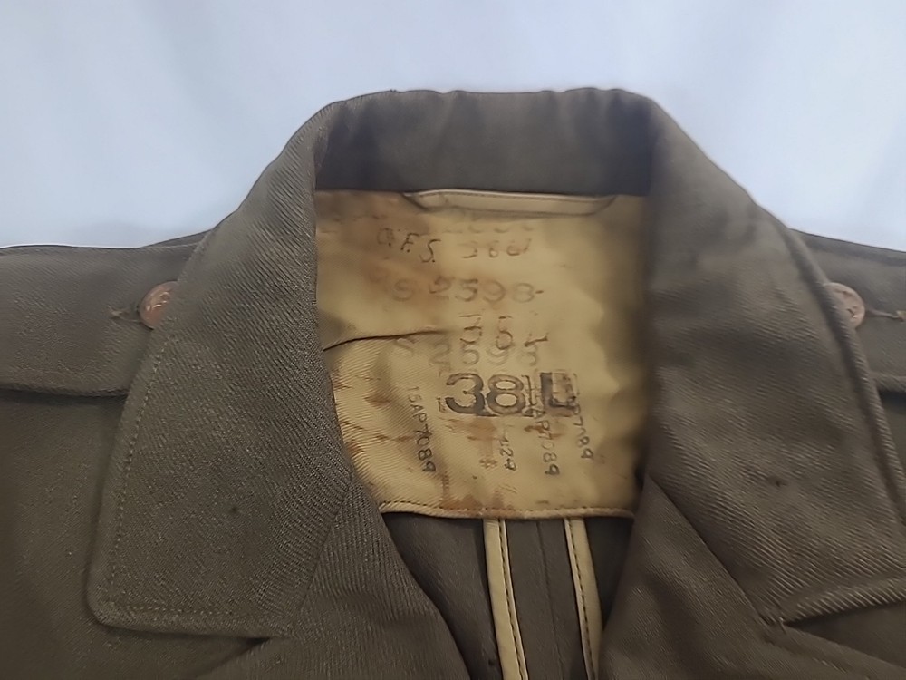 Vtg US Army Sergeant Technician 3rd Class uniform Jacket With Pins WW2 FLAWS