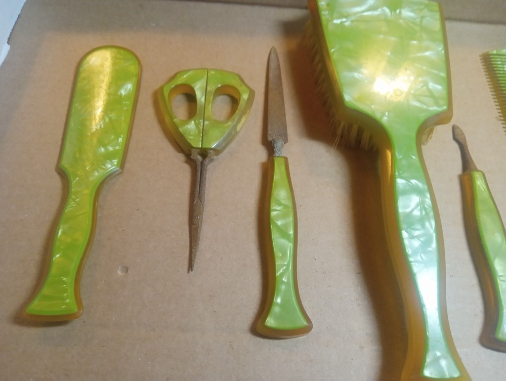 6 Pc Vintage Green Marbled Vanity Set