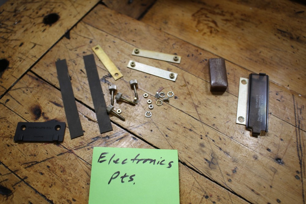 Tiny Electronics THUMBSCREWS, parts